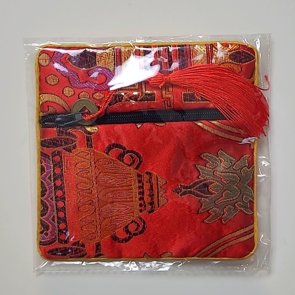 Embriodery Zipper Square Pouch 4 3/4" × 4 3/4" - Picture 3 of 3